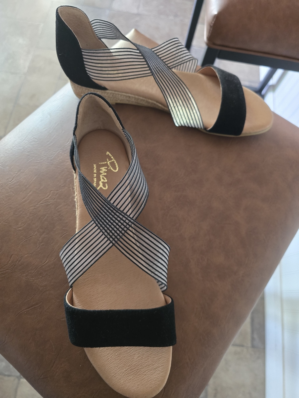 Pinaz cross-over elastic strap sandals, expertly handcrafted in Spain.